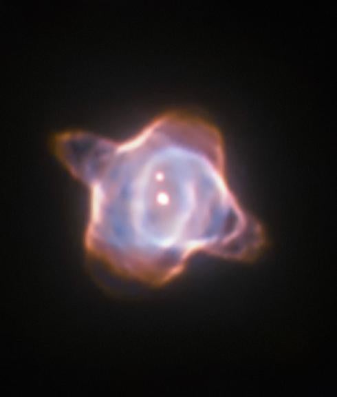 El telescopio Hubble capta el renacimiento de una estrella en tiempo real