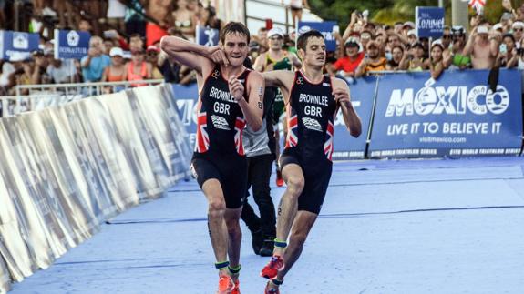 La Federación Española de Triatlón reclama la descalificación de los Brownlee