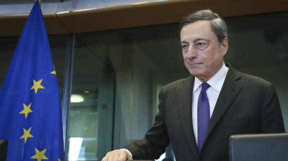 Draghi afirma que el BCE mantendrá sus estímulos para impulsar la inflación