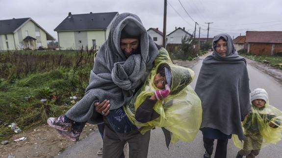 Bruselas espera que los países de la UE reciban a 30.000 refugiados el próximo año