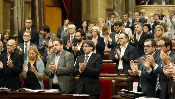 El Parlament aprueba un referéndum para septiembre de 2017 con o sin aval del Estado