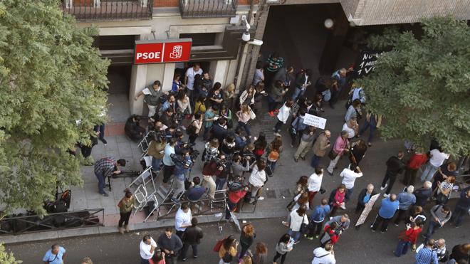 Un juez rechaza anular los acuerdos del comité en el que dimitió Pedro Sánchez