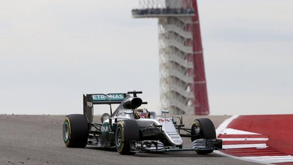 El duelo al sol de Alonso y Sainz eclipsa la victoria de Hamilton