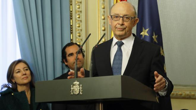 Montoro presentará en «días» el techo de gasto