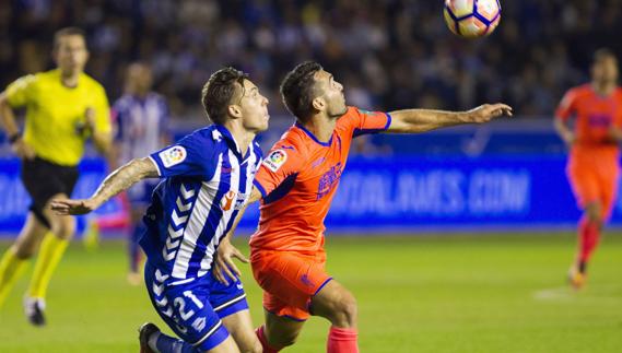 Barral, suspendido de empleo por el Granada por golpear a Isaac Cuenca