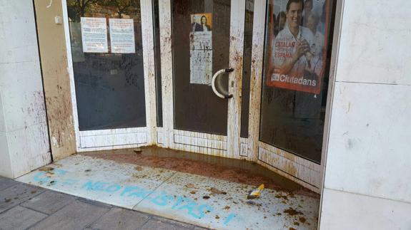 Ciudadanos denuncia el cuarto ataque a su sede de L'Hospitalet en mes y medio