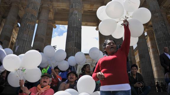 El Congreso colombiano ratifica unánimemente el acuerdo de paz