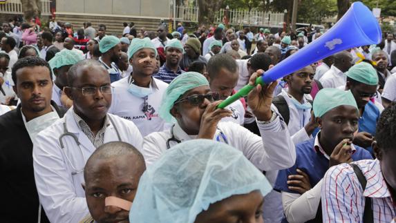 Los pacientes de un psiquiátrico en Kenia huyen aprovechando la huelga de sus médicos