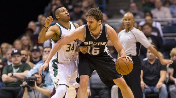 Triunfos con suspense de los hermanos Gasol