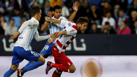 El Granada frena la buena racha del Málaga en La Rosaleda