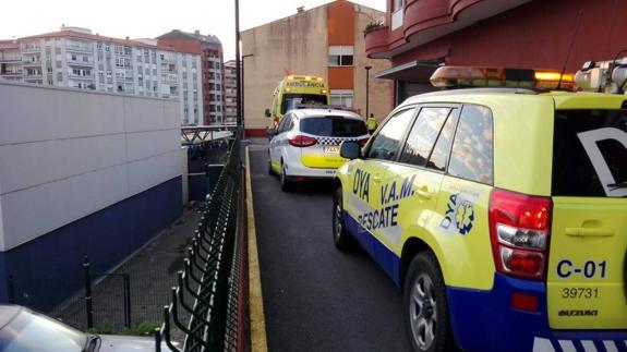 Muere un trabajador al caer desde un tercer piso en Castro Urdiales