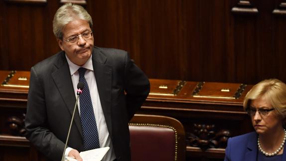 Gentiloni: «El Gobierno durará mientras tenga la confianza del Parlamento»