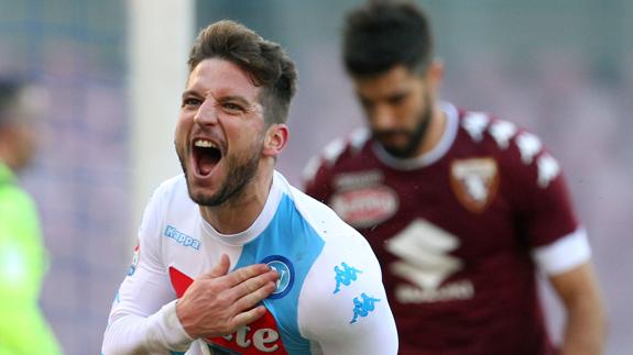 Mertens se exhibe en la goleada del Napoles