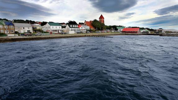 Argentina y Reino Unido acuerdan identificar a los soldados argentinos enterrados en las Malvinas