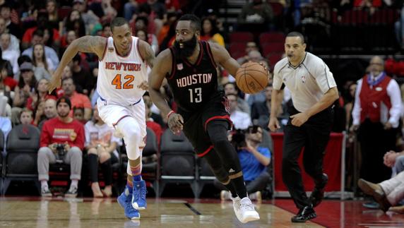 James Harden, a la altura de Wilt Chamberlain