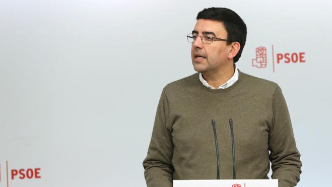 El presidente de la gestora sondeará a los barones sobre la fecha del congreso del PSOE