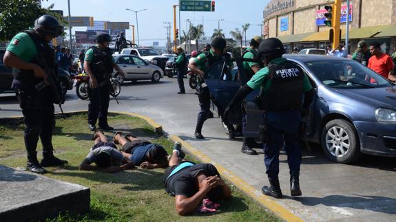 Seis muertos y más de 1.500 detenidos en las protestas por el «gasolinazo» en México