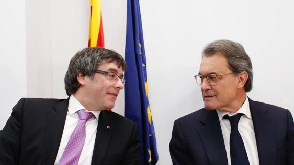 Puigdemont reafirma su compromiso de culminar el proceso: «A fondo y hasta el final»