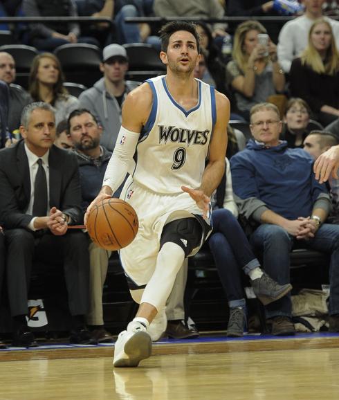 Rubio da el triunfo a los Timberwolves con 'doble-doble'; Abrines gana a Mirotic