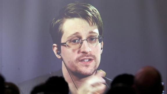 Rusia prorroga el permiso de residencia a Snowden por dos años