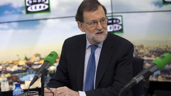 Rajoy fía a la lluvia la bajada del precio de la luz