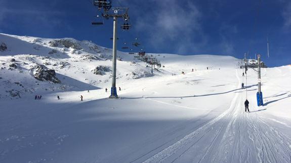 La nieve continúa acumulándose en León