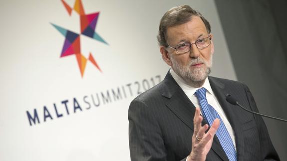 Rajoy no anticipa medidas ante los pasos del soberanismo y pide cumplir la ley