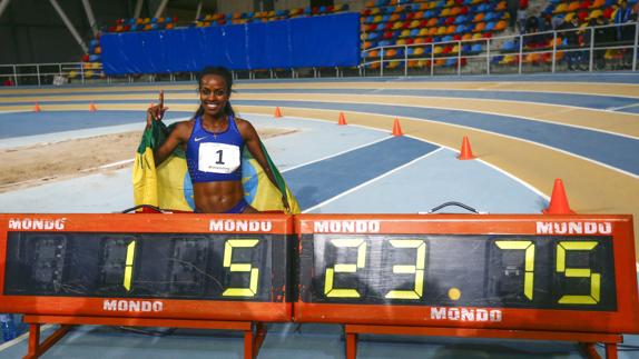 Genzebe Dibaba logra un récord mundial estratosférico en los 2.000 metros