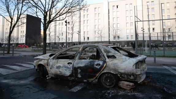 Los disturbios de la periferia de París se extienden a otros municipios