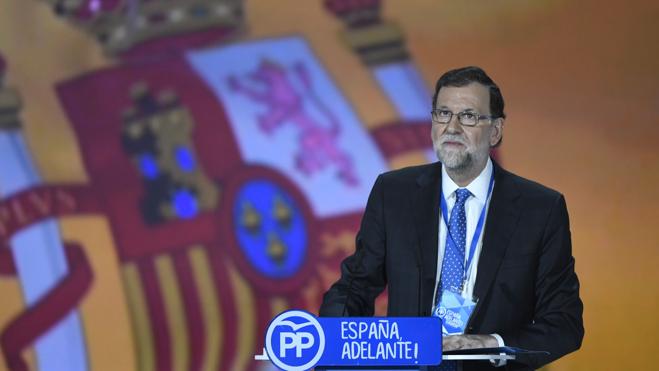 Rajoy insta a la oposición a garantizar la legislatura