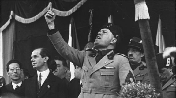 Encender el faro de Mussolini: ¿reclamo turístico o nostalgia del fascismo?