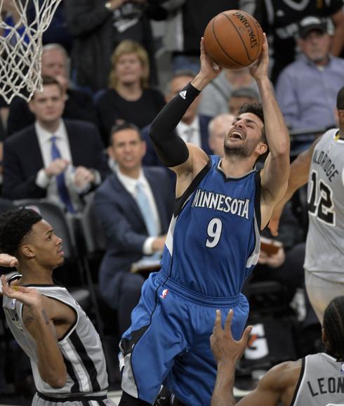 Un triple-doble de Rubio no salva a los Timberwolves ante los Spurs de Pau Gasol