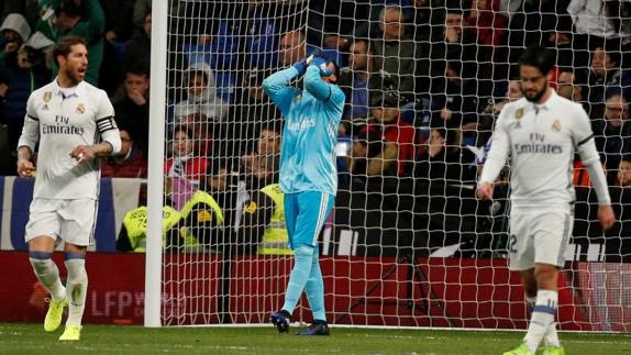 Keylor complica su futuro con un error garrafal