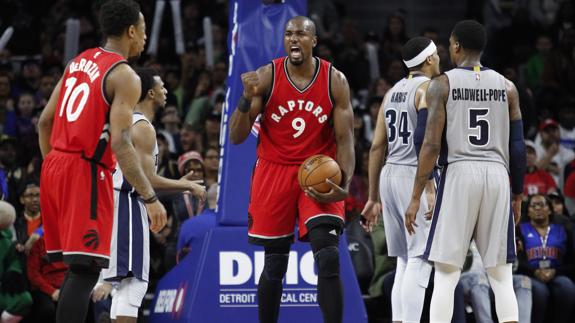 Ibaka lidera la victoria de los Raptors y Rodríguez ayuda en la paliza de los Sixers