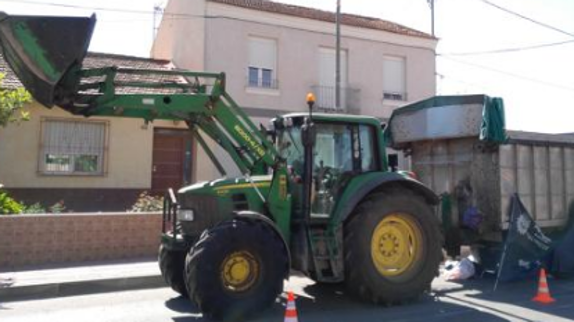 Una anciana muere atropellada por un tractor en Murcia