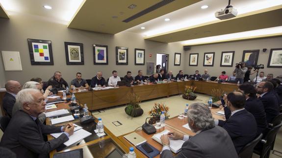 La reunión con los sindicatos de estibadores se rompe al presentar la patronal su propuesta