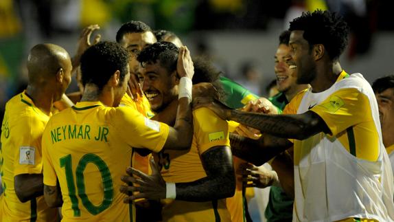 Brasil golea a Uruguay a domicilio y se queda a las puertas del Mundial