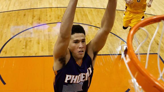 Booker, un gigante con 70 puntos