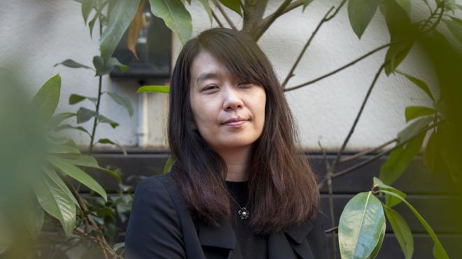 La surcoreana Han Kang narra el deseo de convertirse en planta