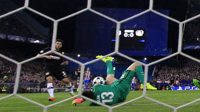 El Atlético se agarra al Vicente Calderón