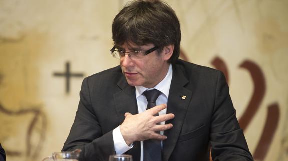 Puigdemont rechaza una vuelta al autonomismo y promete que habrá referéndum