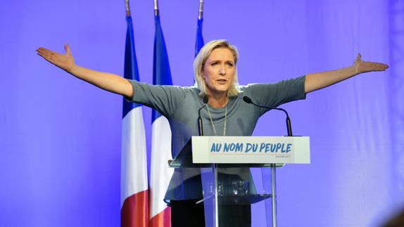 Le Pen abandona la Presidencia del Frente Nacional