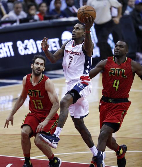 Los Hawks de Calderón y los Bulls de Mirotic se quedan sin margen de error