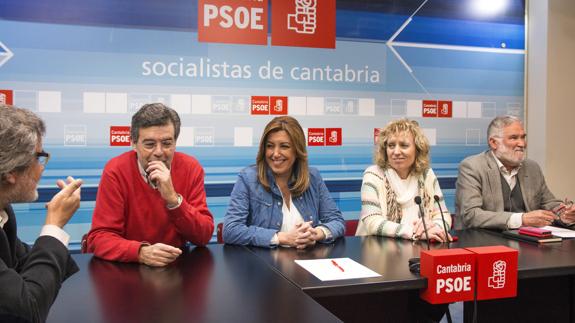 Díaz, «viento en popa» con los avales mientras Sánchez va «cumpliendo expectativas»