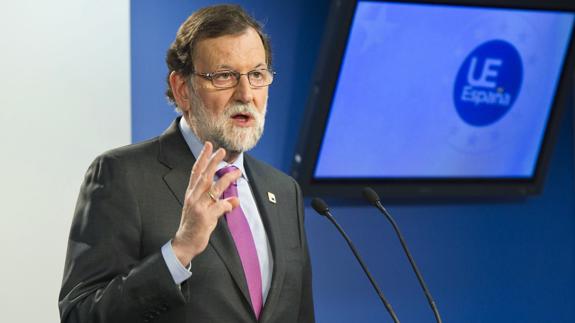 Rajoy agradece a los trabajadores su «contribución a la recuperación económica»