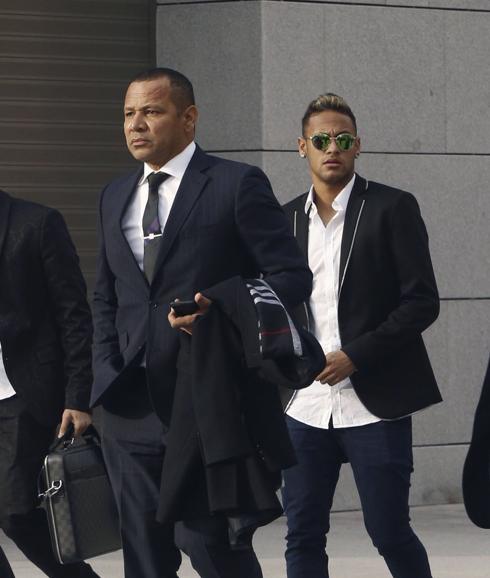 El juez envía a juicio a Neymar, Bartomeu, Rosell y el Barça por su fichaje