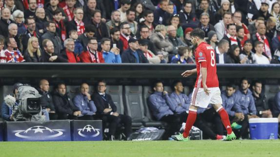 Javi Martínez operado en Múnich tras romperse la clavícula haciendo senderismo