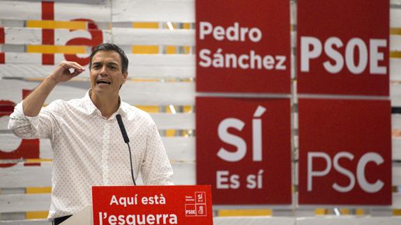 Sánchez dice que si gana, el PSOE no apoyará la moción de Podemos