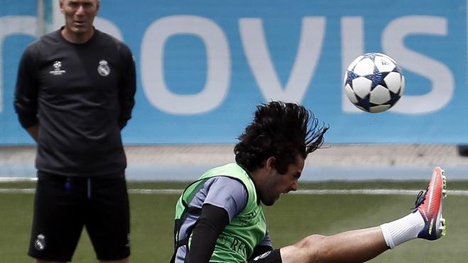 Isco le toma la delantera a Bale