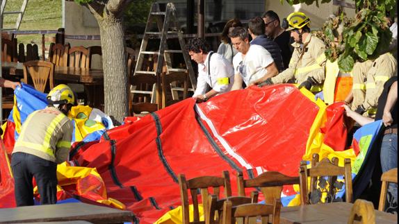 Investigan por homicidio imprudente a los dueños del castillo hinchable donde murió una niña